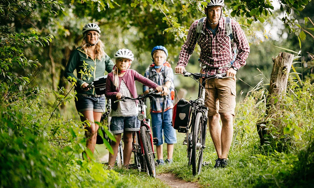 Radtour-Familie - Foto: TMV/Roth